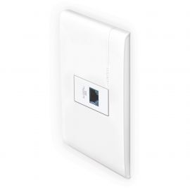 Placa blanca con toma de teléfono