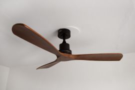 Ventilador Mod. Eeros 52 Negro Aspas Nogal Madera
